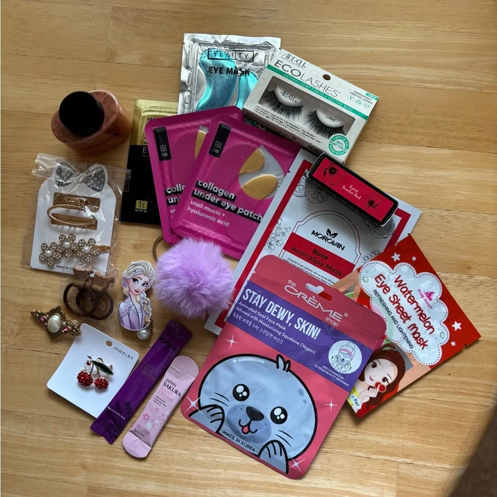 Assorted Beauty and Accessory Set - Picture 1 of 13